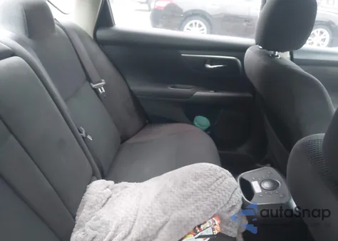 2015 Nissan Altima 2.5 S z USA, uszkodzony, nr VIN 1N4AL3AP0FN372271